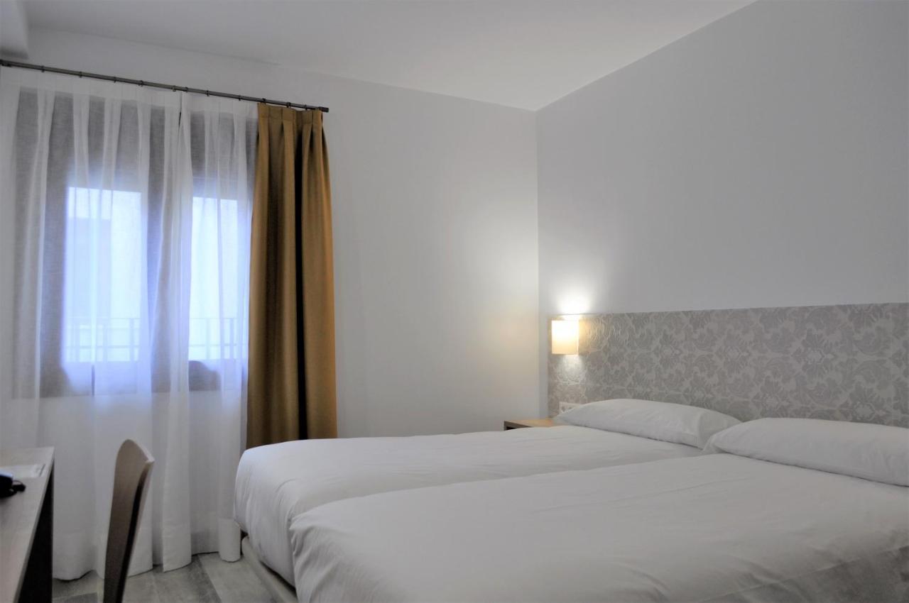 Hostal Restaurante Villa De Brihuega Exteriér fotografie
