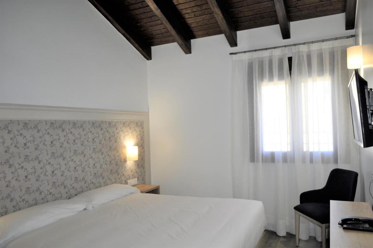 Hostal Restaurante Villa De Brihuega Exteriér fotografie